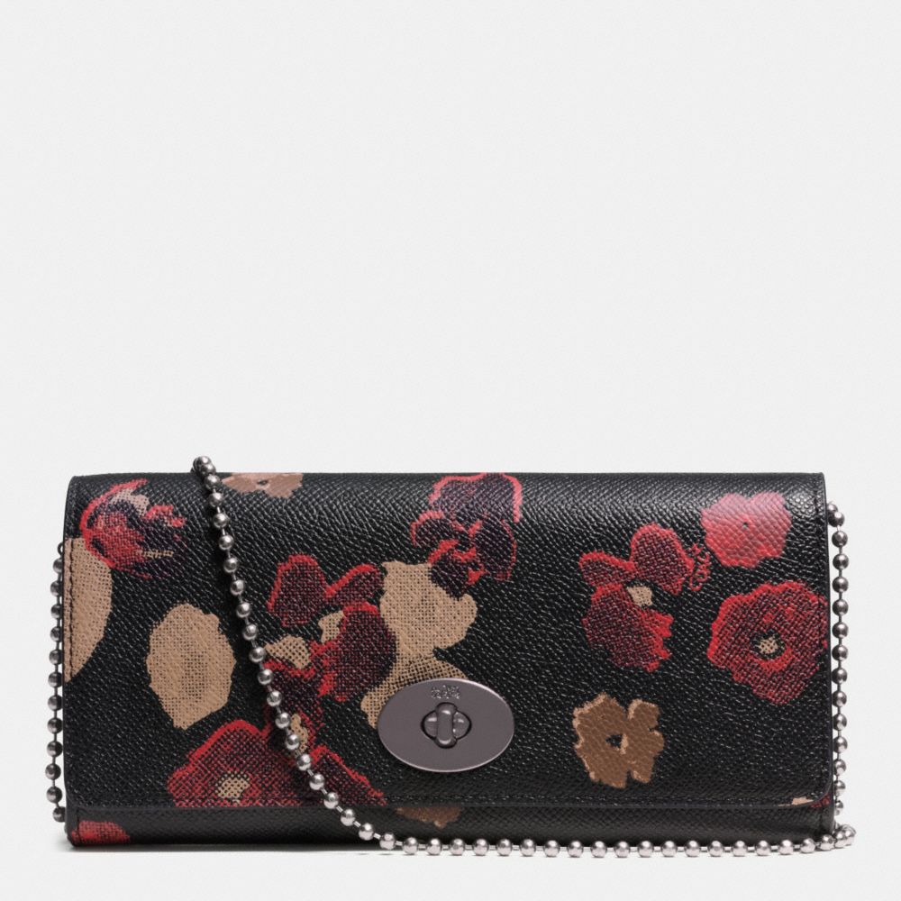 SLIM ENVELOPE WALLET ON CHAIN IN FLORAL PRINT LEATHER - f52398 - BURNISHED ANTIQUE BRASS/BLACK MULTI