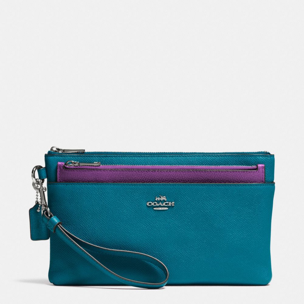 LARGE WRISTLET WITH POP-UP POUCH IN EMBOSSED TEXTURED LEATHER - f52468 - SILVER/TEAL