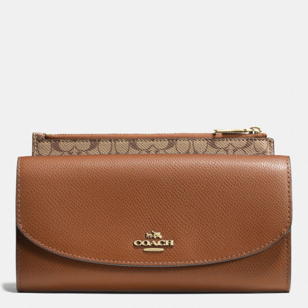 POP SLIM ENVELOPE IN CROSSGRAIN LEATHER - LIGHT GOLD/SADDLE - COACH F52628