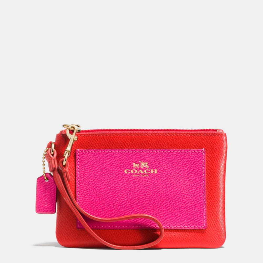 COACH SMALL WRISTLET IN BICOLOR CROSSGRAIN LEATHER - LIGHT GOLD/CARDINAL/PINK RUBY - F53142