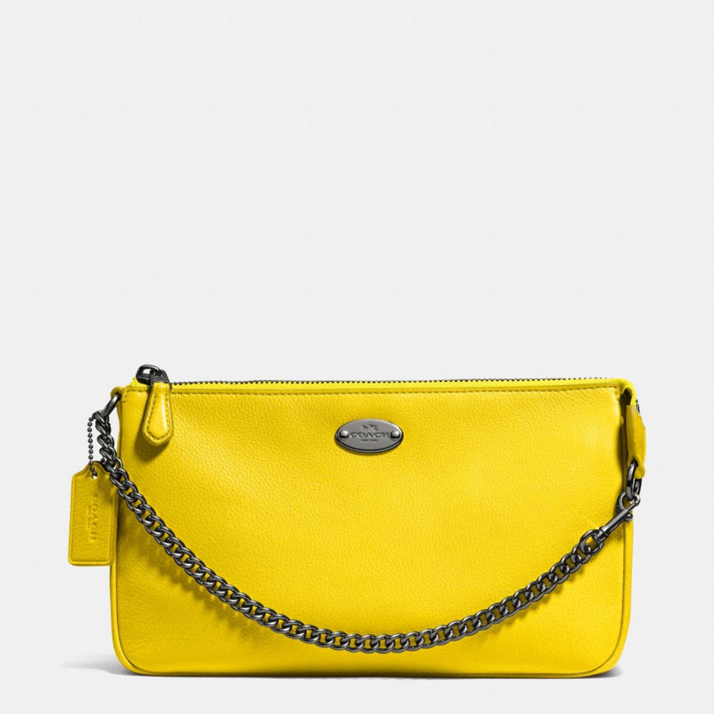 LARGE WRISTLET 19 IN PEBBLE LEATHER - f53340 - QB/YELLOW