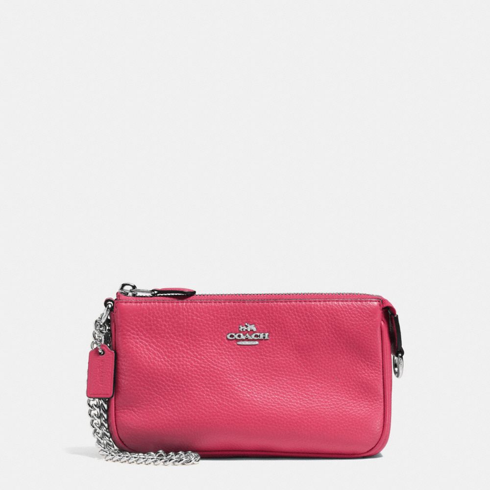 LARGE WRISTLET 19 IN PEBBLE LEATHER - SILVER/STRAWBERRY - COACH F53340