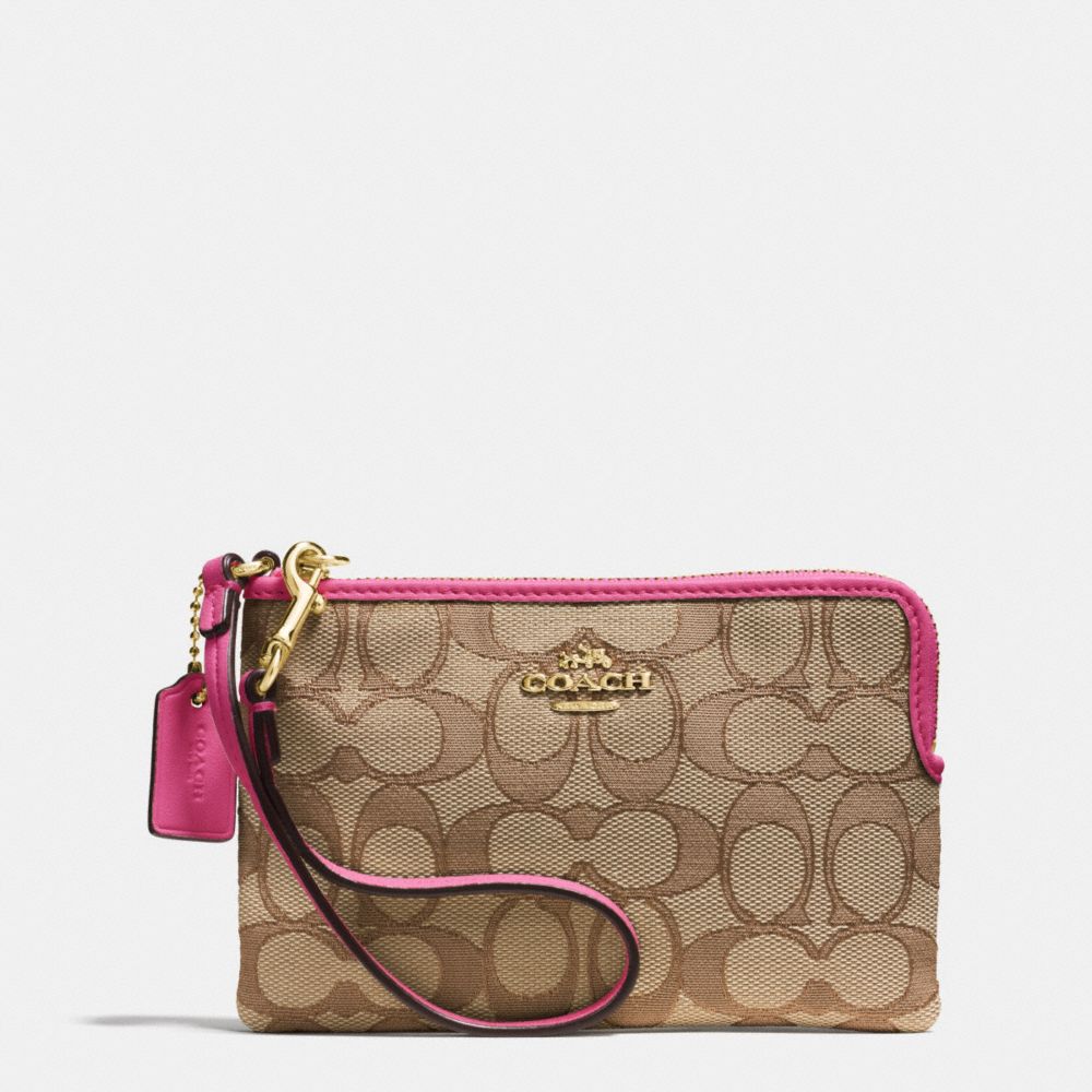 CORNER ZIP WRISTLET IN SIGNATURE - f53536 - IMITATION GOLD/KHAKI/DAHLIA