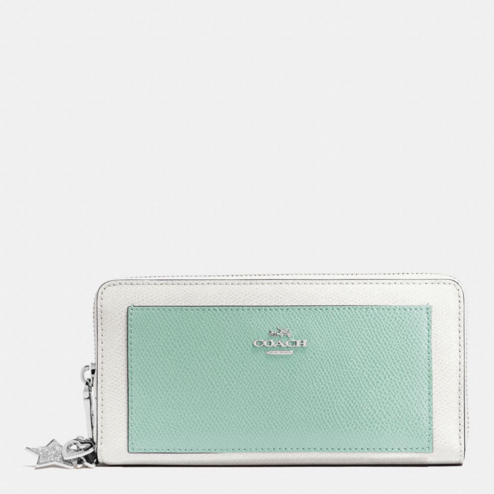 COACH CHARM ACCORDION ZIP WALLET IN CROSSGRAIN LEATHER - SILVER/SEAGLASS MULTI - f53645