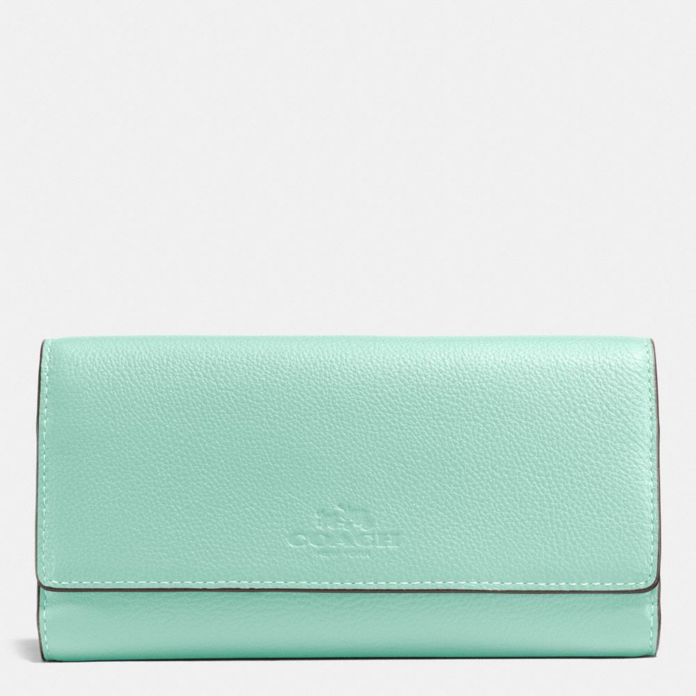 TRIFOLD WALLET IN PEBBLE LEATHER - SILVER/SEAGLASS - COACH F53708