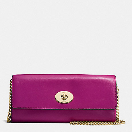 COACH TURNLOCK SLIM ENVELOPE WALLET WITH CHAIN IN SMOOTH LEATHER - IMITATION GOLD/FUCHSIA - f53890