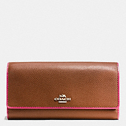 COACH TRIFOLD WALLET IN EDGEPAINT CROSSGRAIN LEATHER - IMITATION GOLD/SADDLE/DAHLIA - F53935