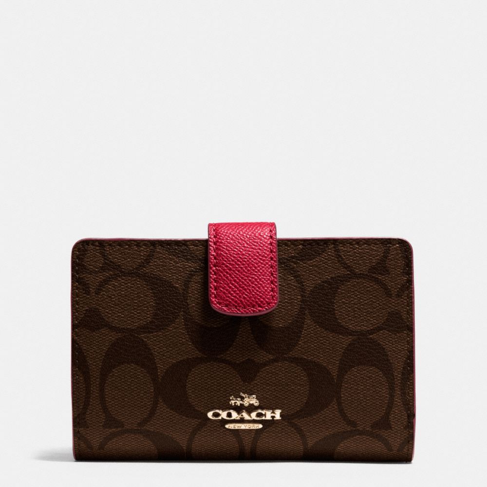 COACH MEDIUM CORNER ZIP WALLET IN SIGNATURE - IMITATION GOLD/BROWN TRUE RED - f54023