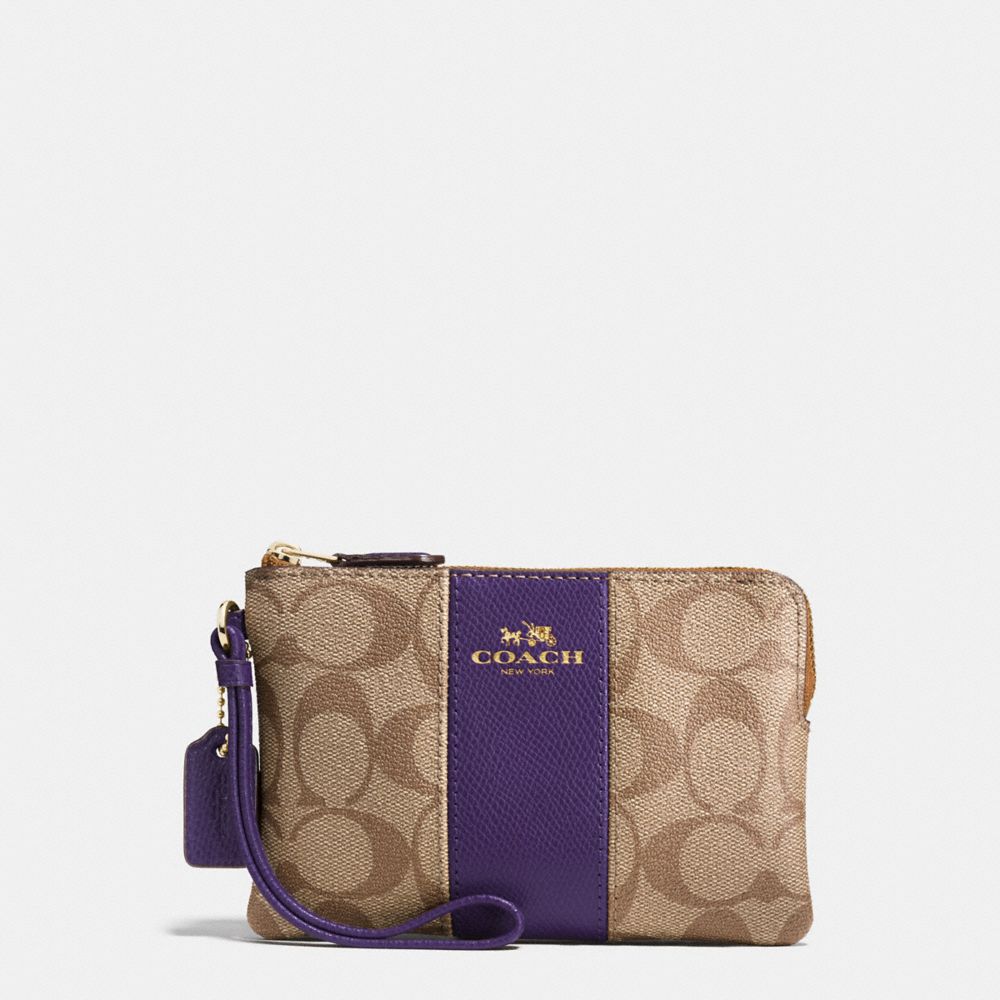 COACH CORNER ZIP WRISTLET IN SIGNATURE COATED CANVAS WITH LEATHER STRIPE - IMITATION GOLD/KHAKI AUBERGINE - F54629