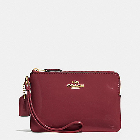 COACH f55739 BOXED CORNER ZIP WRISTLET IN SMOOTH PATENT LEATHER IMITATION GOLD/BURGUNDY