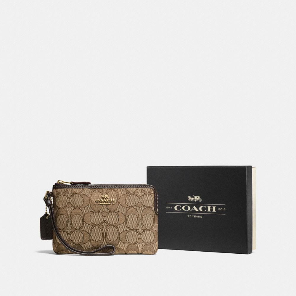 BOXED CORNER ZIP WRISTLET IN SIGNATURE JACQUARD - LI/KHAKI/BROWN - COACH F55919