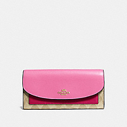 COACH SLIM ENVELOPE WALLET IN COLORBLOCK SIGNATURE CANVAS - khaki/multi/imitation gold - F56494