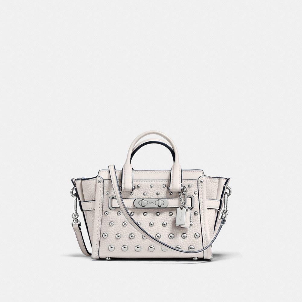 COACH COACH SWAGGER 15 IN PEBBLE LEATHER WITH OMBRE RIVETS - SILVER/CHALK - F57138
