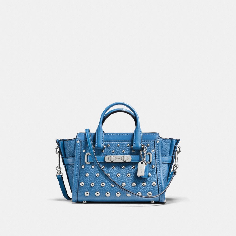 COACH COACH SWAGGER 15 IN PEBBLE LEATHER WITH OMBRE RIVETS - SILVER/LAPIS - F57138