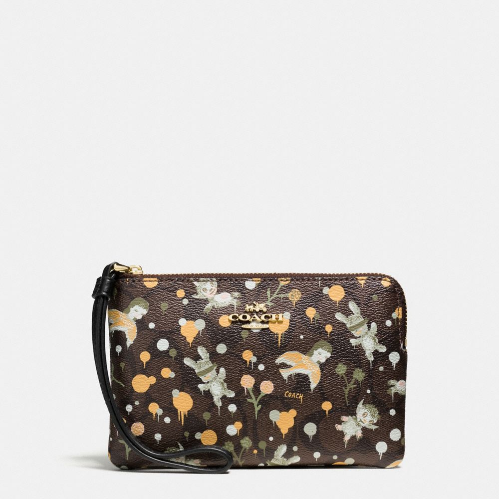 COACH F57573 BASEMAN X COACH CORNER ZIP WRISTLET IN SIGNATURE IMITATION-GOLD/BROWN-YELLOW-MULTI