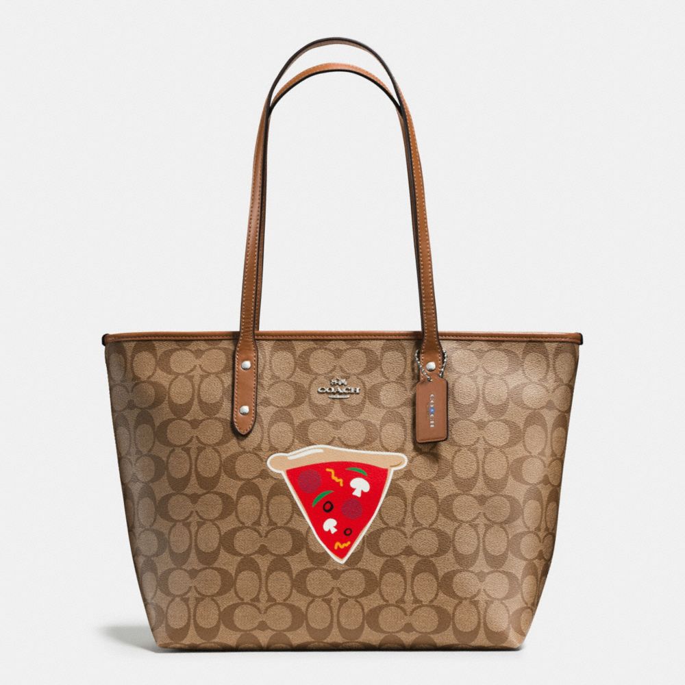 COACH NYC PIZZA CITY ZIP TOTE IN SIGNATURE - SILVER/KHAKI/SADDLE - F57614