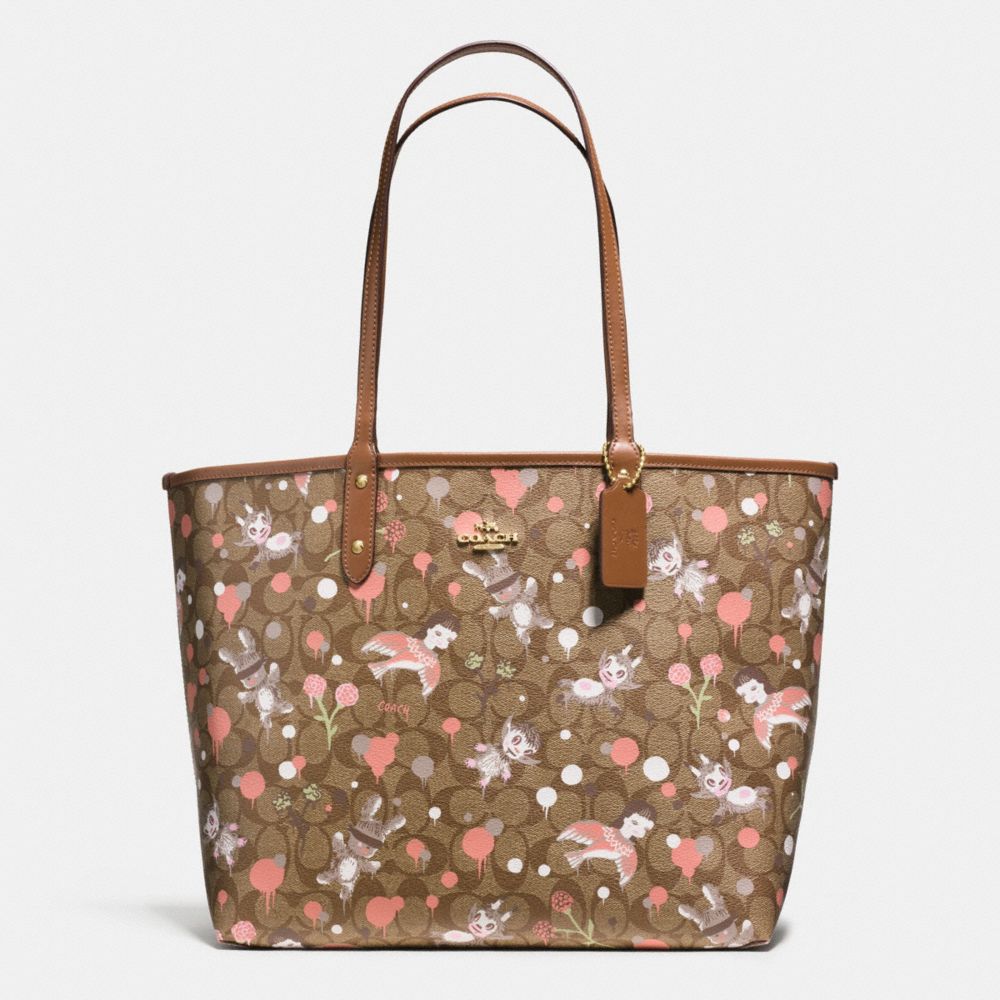 COACH BASEMAN X COACH SECRET ORDER REVERISBLE TOTE IN SIGNATURE COATED CANVAS - IMITATION GOLD/KHAKI PINK MULTI - F57917