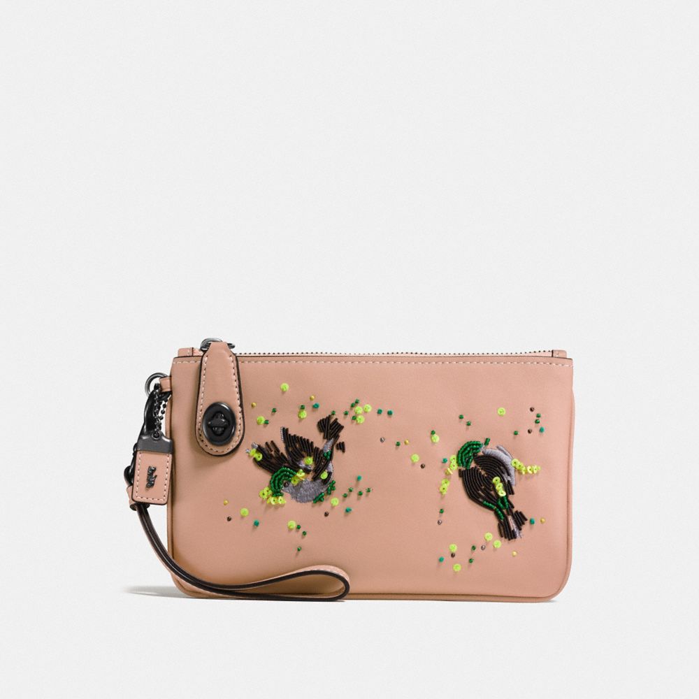 TURNLOCK WRISTLET 21 WITH MEADOWLARK - BP/NUDE PINK - COACH F58733