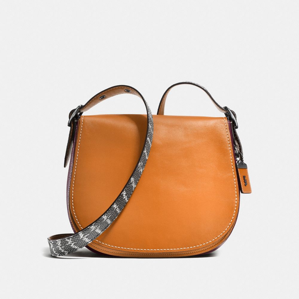 SADDLE WITH COLORBLOCK SNAKESIN DETAIL - F58963 - BUTTERSCOTCH/BLACK COPPER