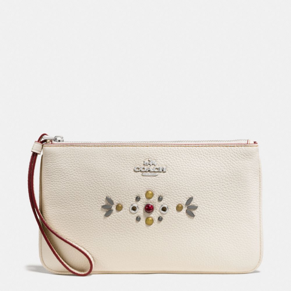 COACH F59069 Large Wristlet In Pebble Leather With Border Studded Embellishment SILVER/CHALK