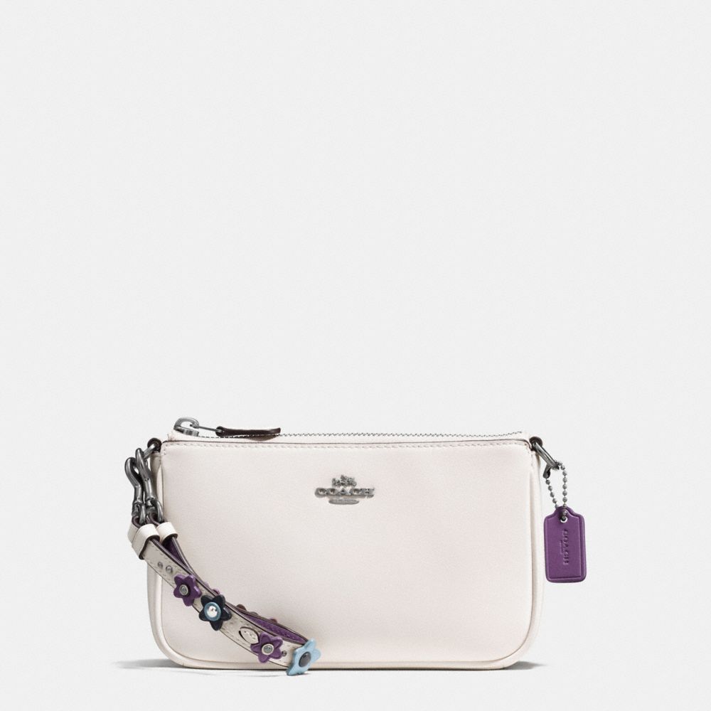 LARGE WRISTLET 19 IN NATURAL REFINED LEATHER WITH FLORAL APPLIQUE STRAP - f59558 - BLACK ANTIQUE NICKEL/CHALK