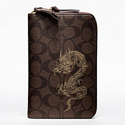 COACH DRAGON SIGNATURE TRAVEL WALLET - ONE COLOR - F61533