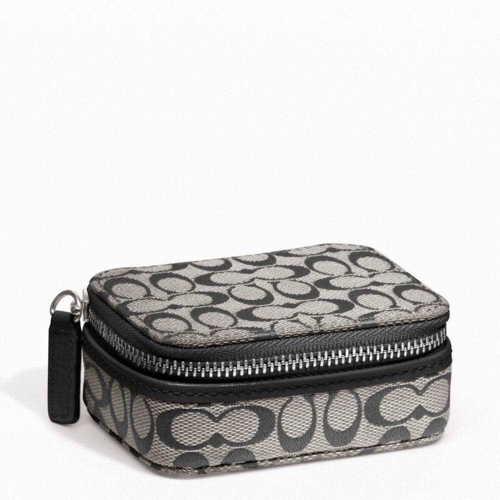 SIGNATURE TRIPLE PILL BOX - SILVER/BLACK/WHITE/BLACK - COACH F61700