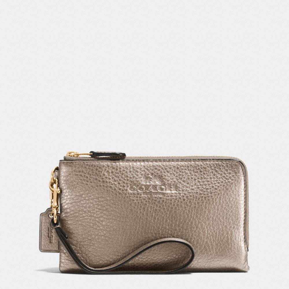 COACH f64130 DOUBLE CORNER ZIP WRISTLET IN PEBBLE LEATHER LIGHT GOLD/METALLIC