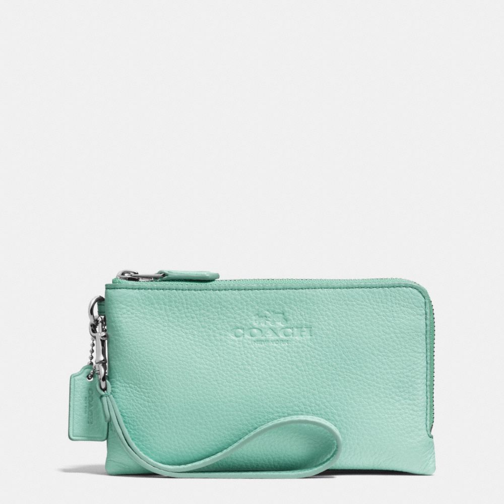 COACH DOUBLE CORNER ZIP WRISTLET IN PEBBLE LEATHER - SILVER/SEAGLASS - f64130