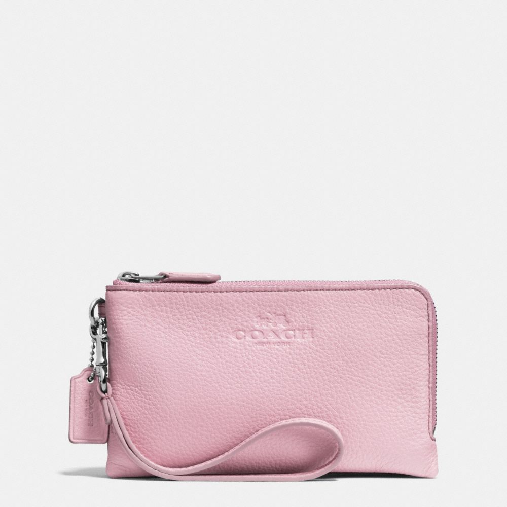 COACH DOUBLE CORNER ZIP WRISTLET IN PEBBLE LEATHER - SILVER/PETAL - f64130