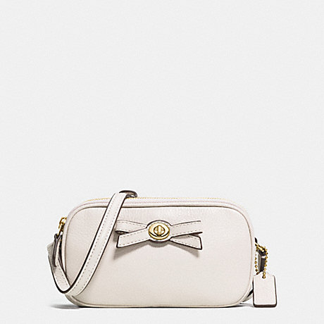 COACH f64248 TURNLOCK BOW CROSSBODY POUCH IN PEBBLE LEATHER IMITATION GOLD/CHALK
