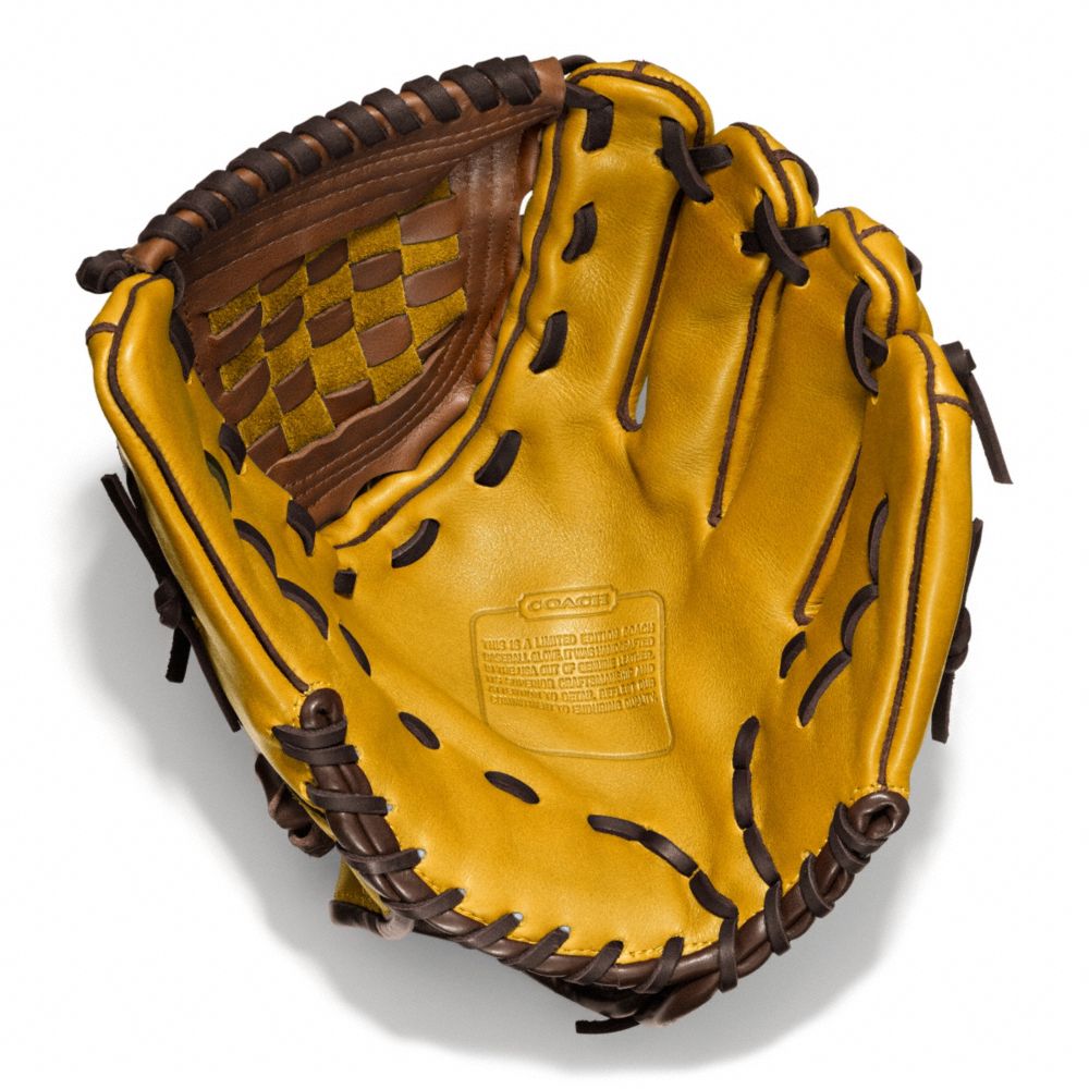 COACH f64496 HERITAGE BASEBALL LEATHER COLORBLOCKED GLOVE SQUASH/FAWN