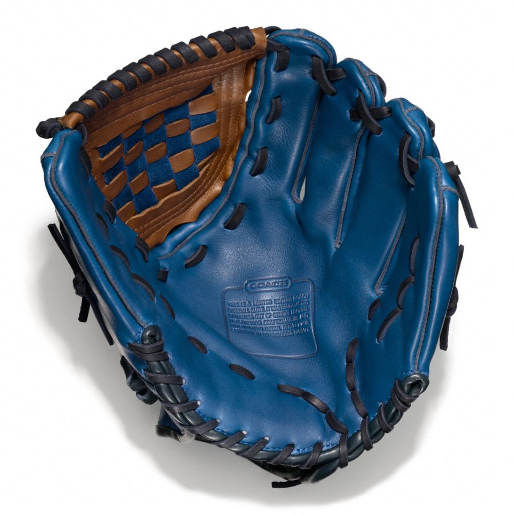 HERITAGE BASEBALL LEATHER COLORBLOCKED GLOVE - VINTAGE ROYAL/FAWN - COACH F64496