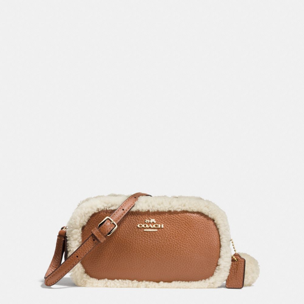 CROSSBODY POUCH IN LEATHER AND SHEARLING - f64706 - IMITATION GOLD/SADDLE/NATURAL