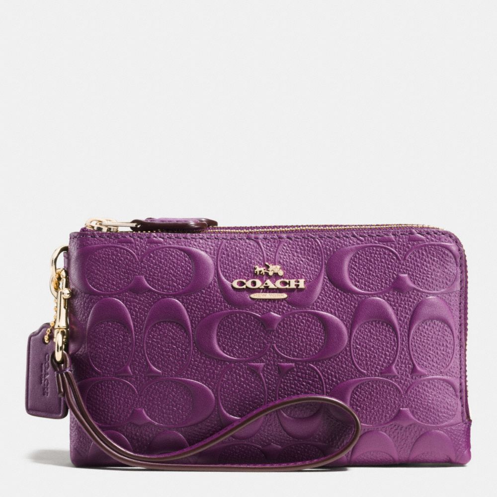 COACH DOUBLE CORNER ZIP WRISTLET IN DEBOSSED SIGNATURE LEATHER - IMITATION GOLD/PLUM - f65219