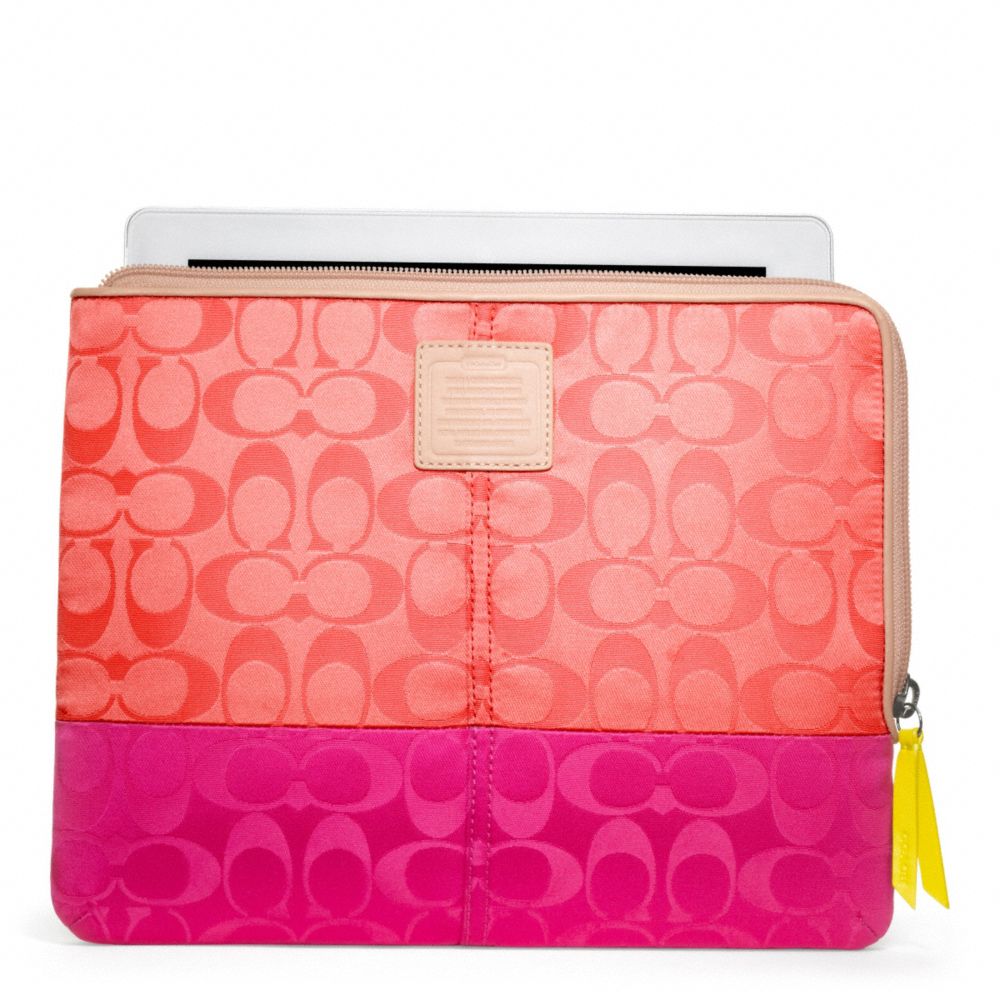 COACH WEEKEND COLORBLOCK NYLON L-ZIP IPAD SLEEVE -  - f65858