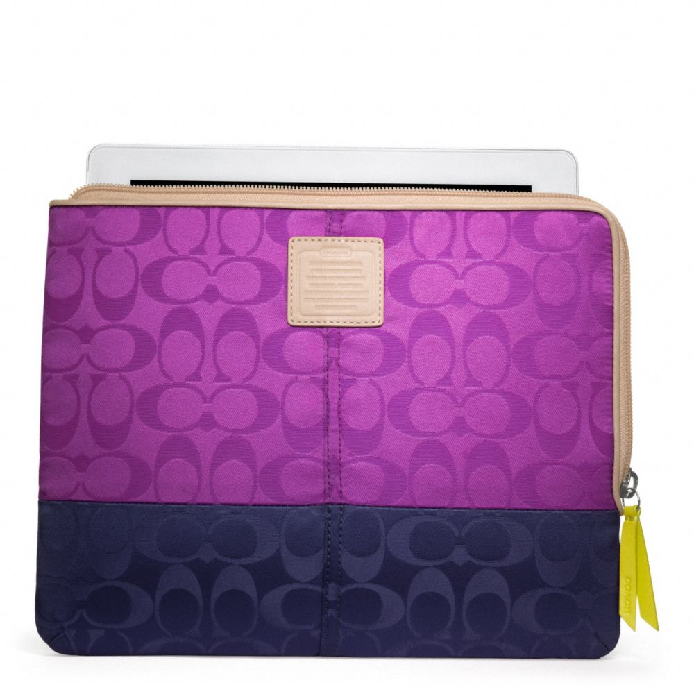 LEGACY WEEKEND COLORBLOCK NYLON L-ZIP IPAD SLEEVE COACH F65858