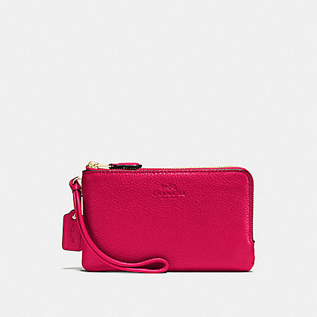 COACH DOUBLE CORNER ZIP WRISTLET IN PEBBLE LEATHER - IMITATION GOLD/BRIGHT PINK - f66505