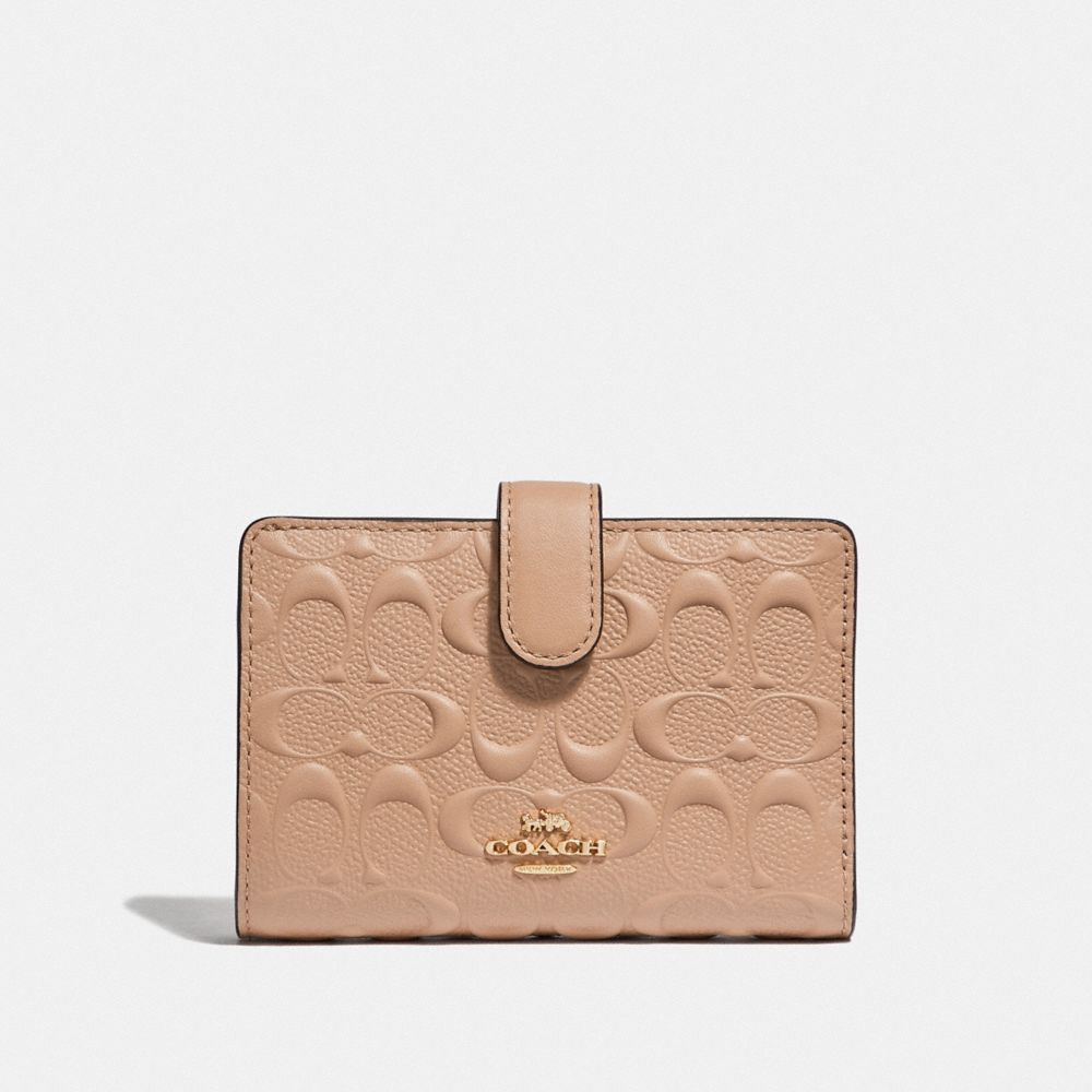 MEDIUM CORNER ZIP WALLET IN SIGNATURE LEATHER - BEECHWOOD/IMITATION GOLD - COACH F67565