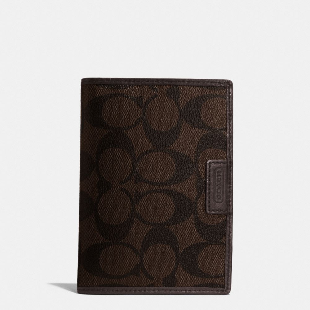 COACH PASSPORT CASE IN HERITAGE SIGNATURE COATED CANVAS - MAHOGANY/BROWN - F68667