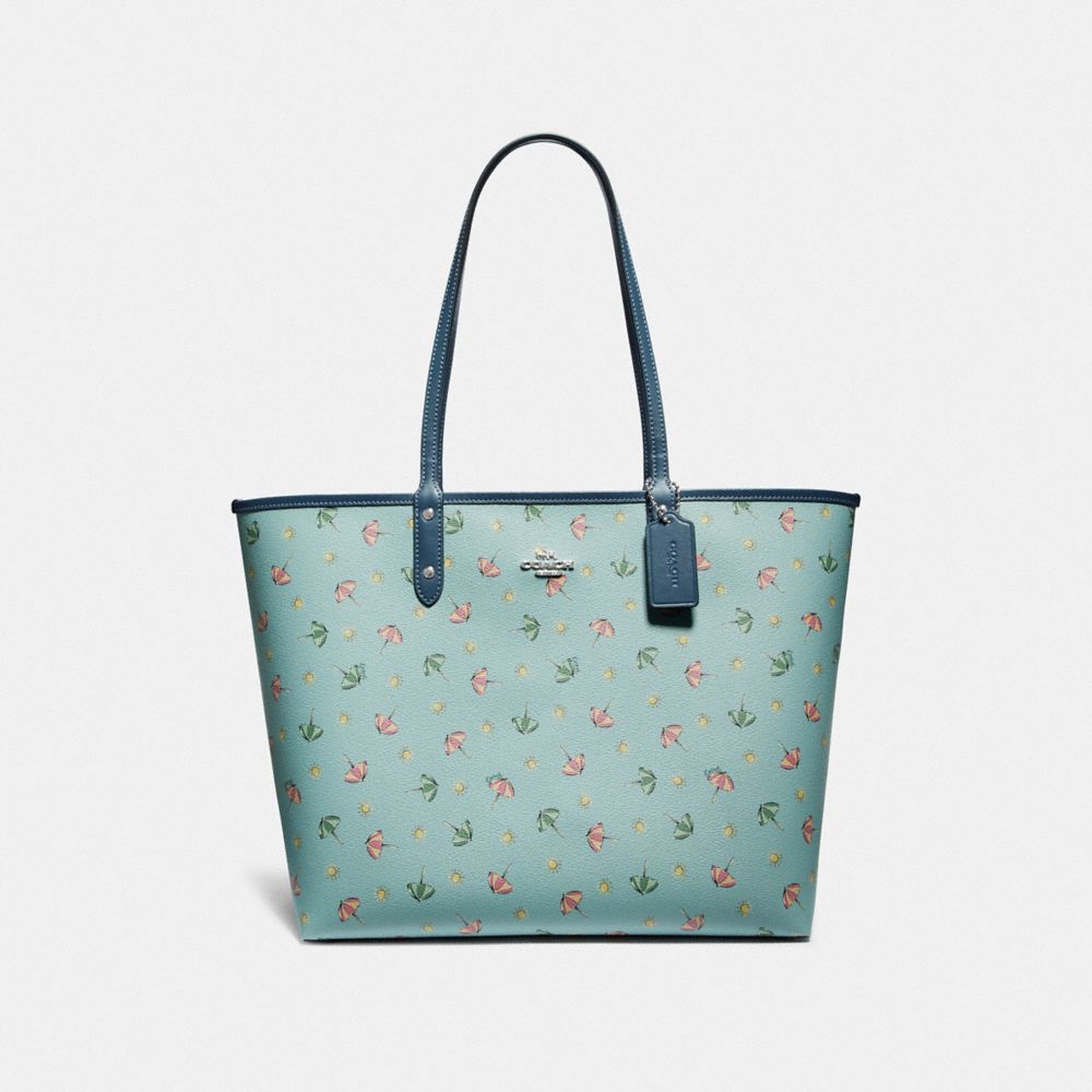 REVERSIBLE CITY TOTE WITH BEACH UMBRELLA PRINT - F72714 - SEAFOAM/MIDNIGHT/SILVER