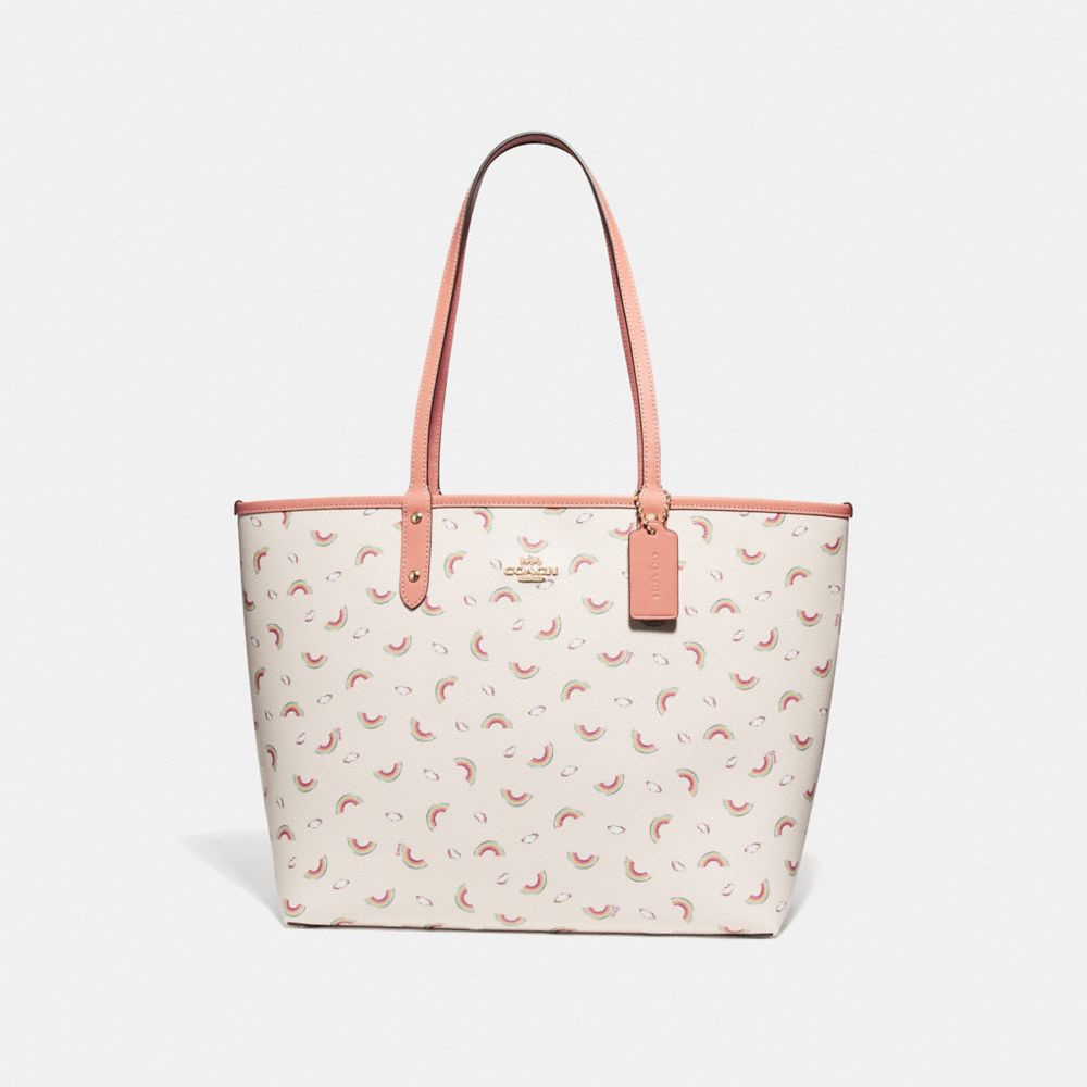 REVERSIBLE CITY TOTE WITH ALLOVER RAINBOW PRINT - F72720 - CHALK/LIGHT CORAL/GOLD