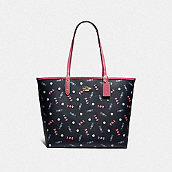 REVERSIBLE CITY TOTE WITH SCATTERED CANDY PRINT - F72722 - NAVY/MULTI/PINK RUBY/GOLD