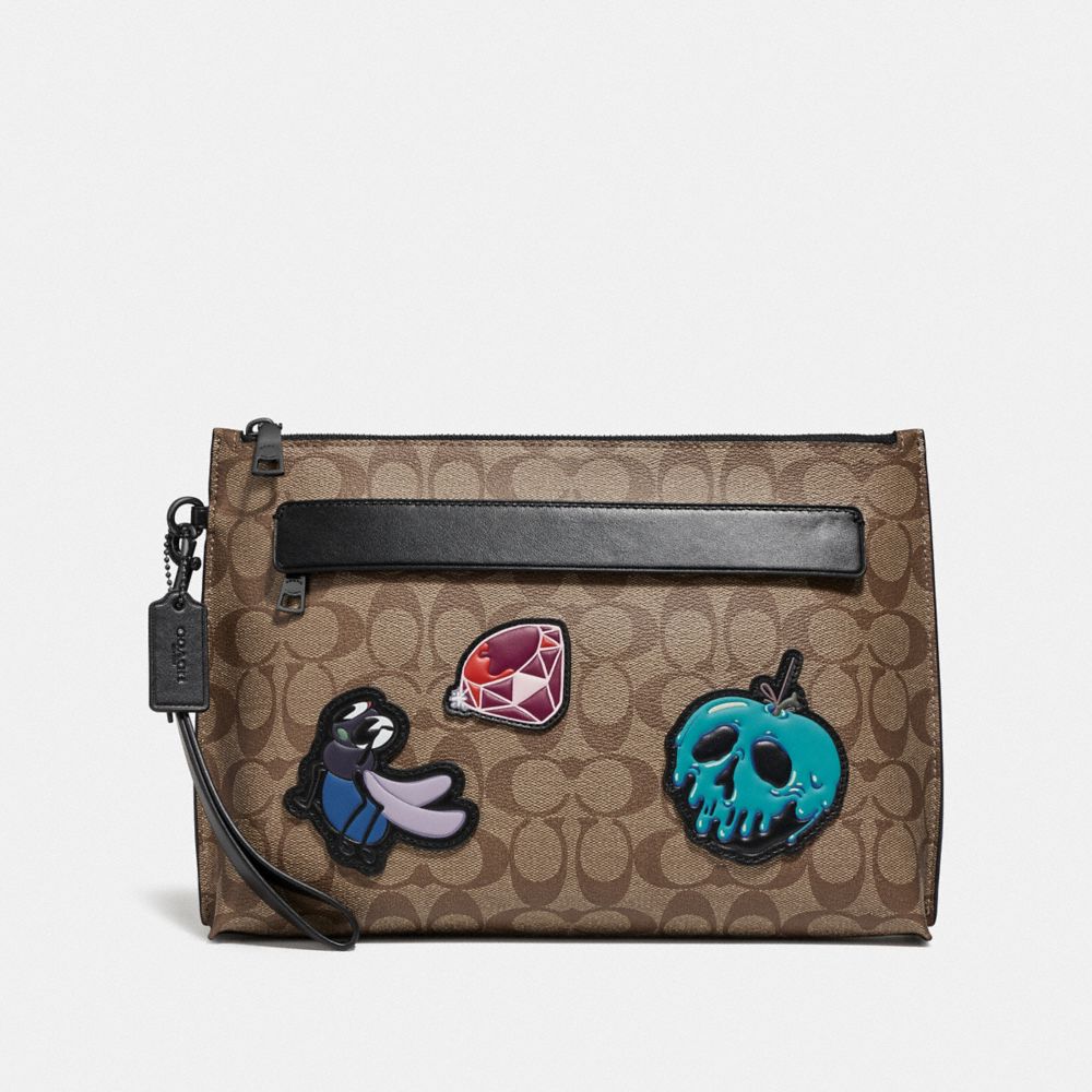DISNEY X COACH CARRYALL POUCH IN SIGNATURE CANVAS WITH SNOW WHITE AND THE SEVEN DWARFS PATCHES - F73270 - TAN