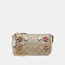 COACH F73371 - LARGE WRISTLET 19 IN SIGNATURE CANVAS WITH FLORAL APPLIQUE LIGHT KHAKI MULTI/IMITATION GOLD