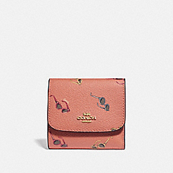 COACH SMALL WALLET WITH SUNGLASSES PRINT - LIGHT CORAL/MULTI/GOLD - F73480