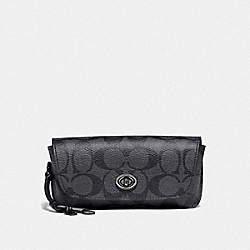 COACH SUNGLASSES CASE IN SIGNATURE CANVAS - BLACK/CHARCOAL - F73661