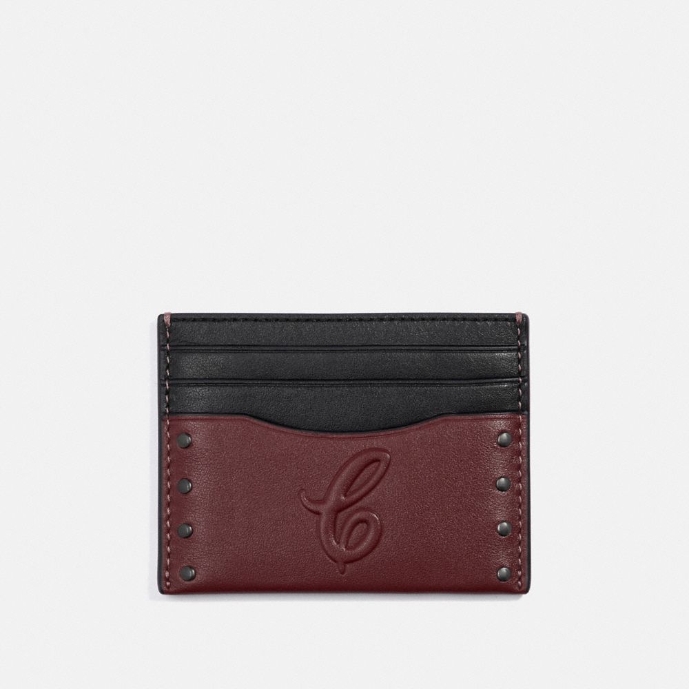 SLIM CARD CASE WITH SIGNATURE MOTIF AND STUDS - F76967 - QB/CURRANT