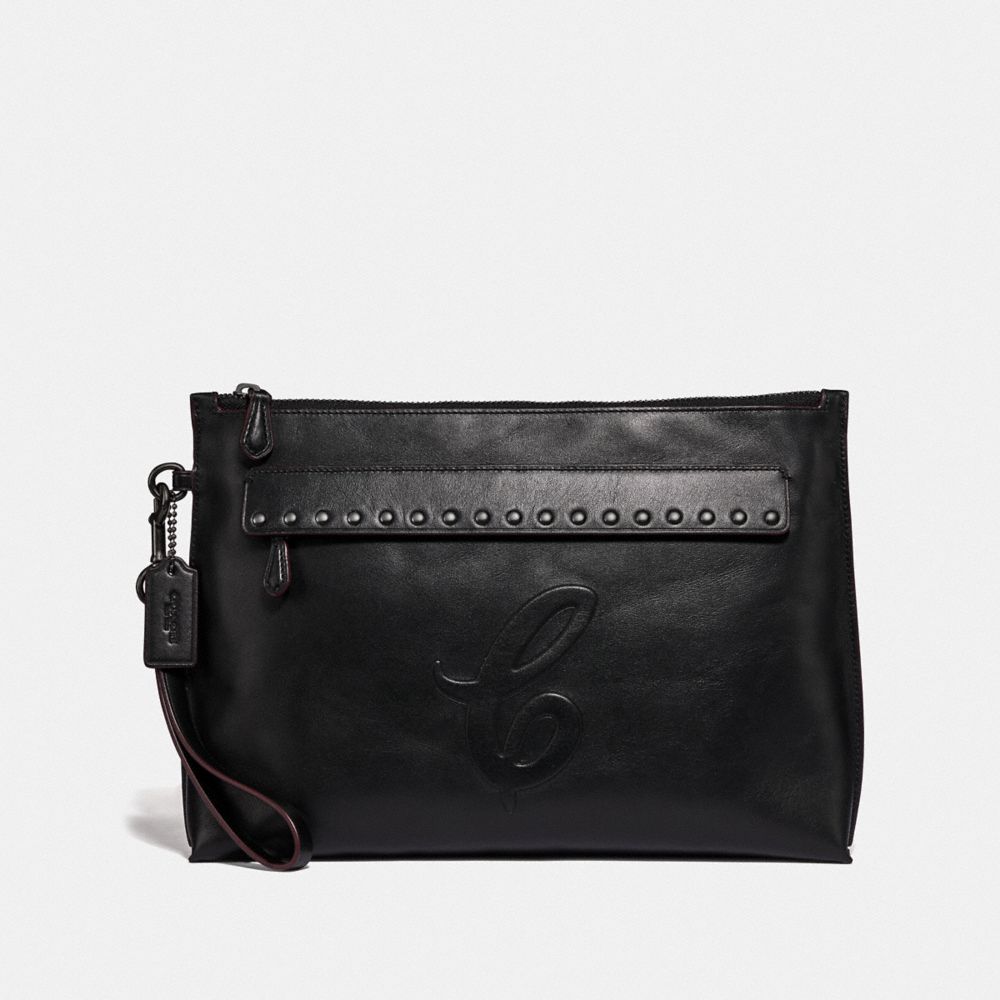 CARRYALL POUCH WITH SIGNATURE MOTIF AND STUDS - QB/BLACK - COACH F76968