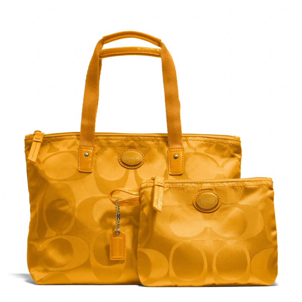 GETAWAY SIGNATURE NYLON SMALL PACKABLE TOTE - BRASS/ORANGE SPICE - COACH F77322